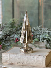 Load image into Gallery viewer, Glimmering Facet Fir