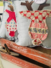 Load image into Gallery viewer, Handmade Christmas Reindeer Vintage Quilt Pillow