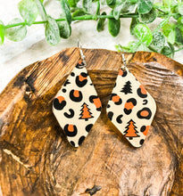 Load image into Gallery viewer, Christmas Tree Leopard Acrylic Teardrop Earrings