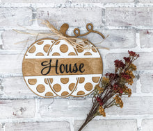 Load image into Gallery viewer, Personalized Family Pumpkin Leaning Sign