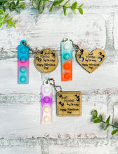 Load image into Gallery viewer, Pop Keychain Valentine - Gift - Classroom