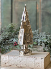 Load image into Gallery viewer, Glimmering Facet Fir
