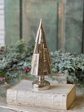 Load image into Gallery viewer, Glimmering Facet Fir
