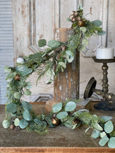 Load image into Gallery viewer, Gold Song Eucalyptus Garland |
