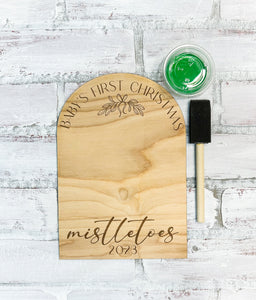 Baby’s First Christmas Mistletoes Footprint Kit