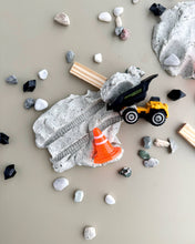 Load image into Gallery viewer, Construction (Cookies &amp; Cream) Dough-To-Go
